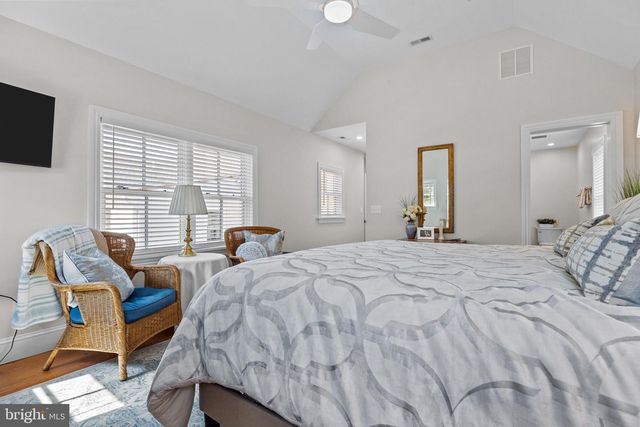 22 E PENN ST, Newtown, PA 18940