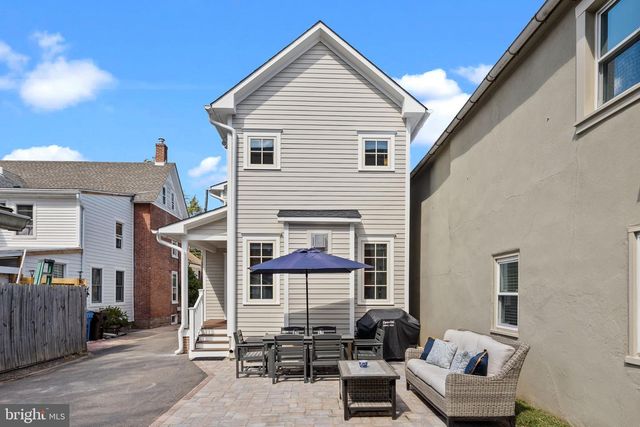 22 E PENN ST, Newtown, PA 18940