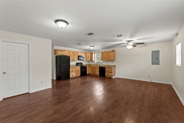 125 Harrell Street, Gun Barrel City, TX 75156