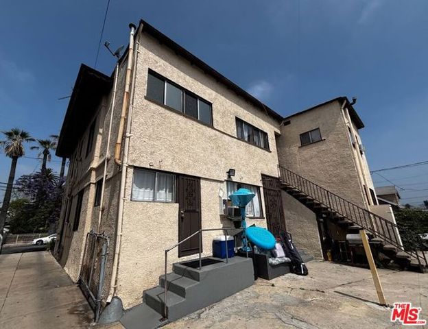 1678 Roosevelt Avenue, Los Angeles, CA 90006