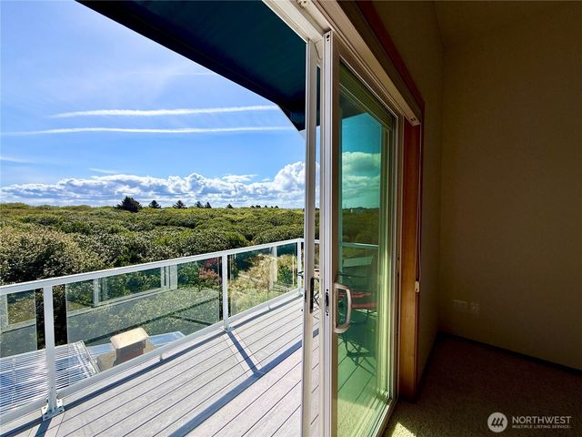 1160 Greenview Avenue SW, Ocean Shores, WA 98569