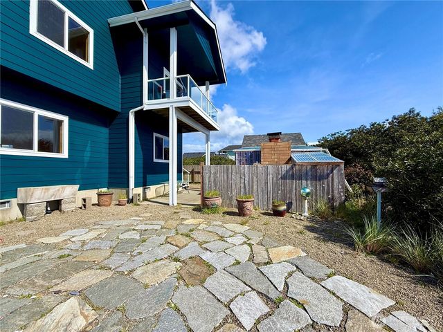 1160 Greenview Avenue SW, Ocean Shores, WA 98569