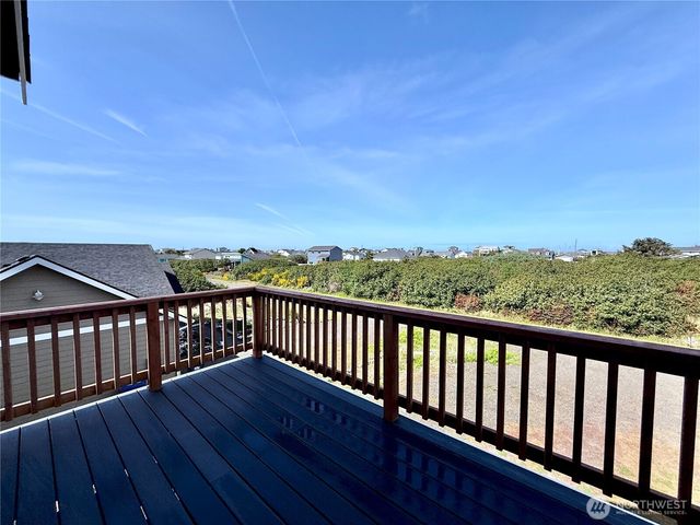 1160 Greenview Avenue SW, Ocean Shores, WA 98569