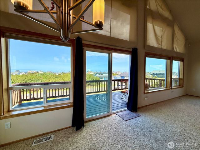 1160 Greenview Avenue SW, Ocean Shores, WA 98569