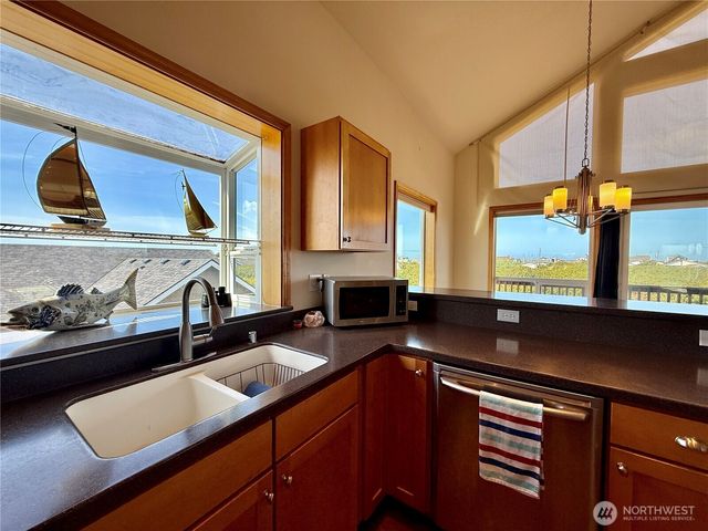 1160 Greenview Avenue SW, Ocean Shores, WA 98569