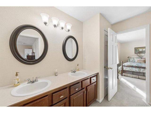 8671 Mallard Pl, Highlands Ranch, CO 80126