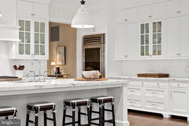 1321 DARNALL DR, Mclean, VA 22101