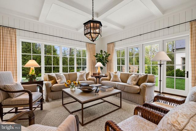 1321 DARNALL DR, Mclean, VA 22101