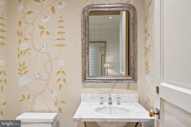 1321 DARNALL DR, Mclean, VA 22101