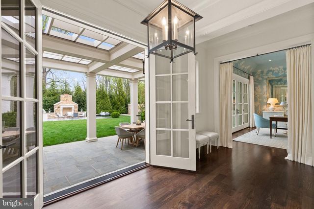 1321 DARNALL DR, Mclean, VA 22101