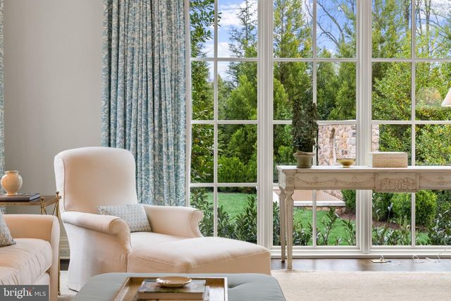 1321 DARNALL DR, Mclean, VA 22101
