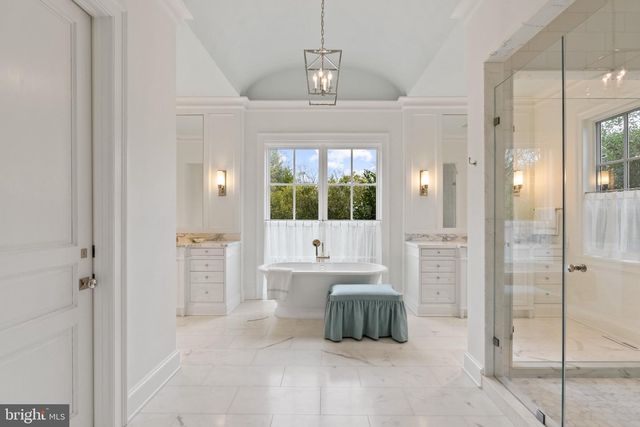 1321 DARNALL DR, Mclean, VA 22101