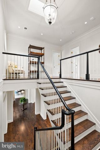 1321 DARNALL DR, Mclean, VA 22101