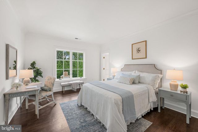 1321 DARNALL DR, Mclean, VA 22101
