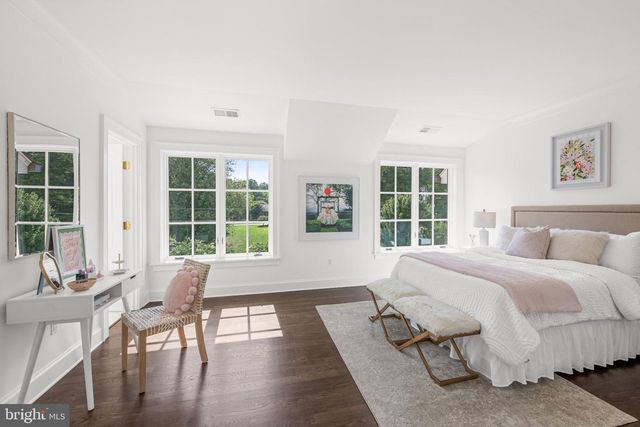 1321 DARNALL DR, Mclean, VA 22101