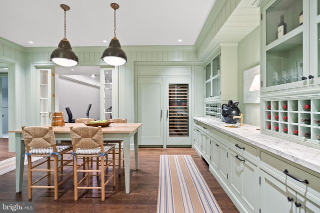 1321 DARNALL DR, Mclean, VA 22101