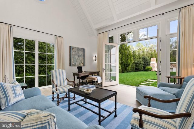 1321 DARNALL DR, Mclean, VA 22101