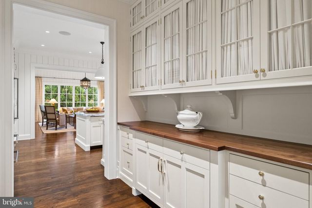 1321 DARNALL DR, Mclean, VA 22101