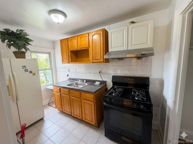 8735 165th Street, Jamaica, NY 11432