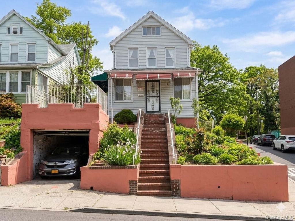 8735 165th Street, Jamaica, NY 11432