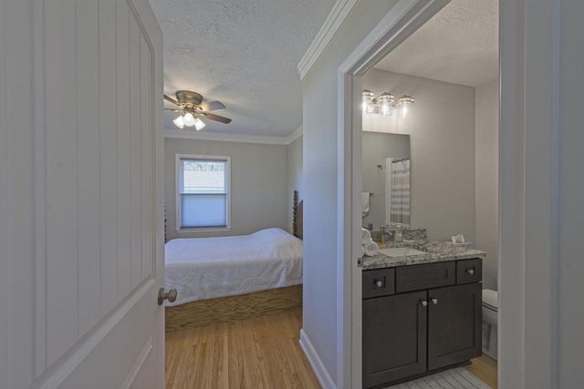 S5667 Old Lake Road, Baraboo, WI 53913