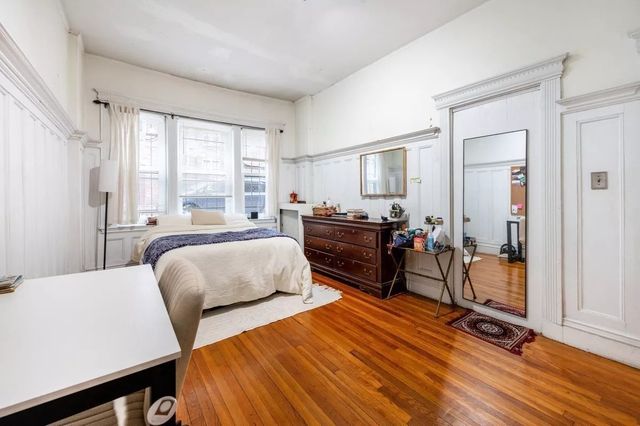382 Riverway 2, Boston, MA 02115
