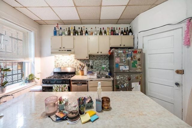 382 Riverway 2, Boston, MA 02115