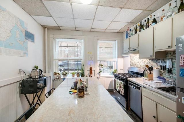 382 Riverway 2, Boston, MA 02115