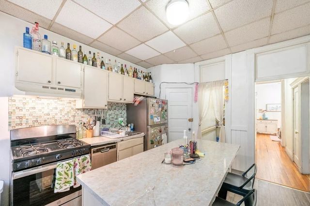 382 Riverway 2, Boston, MA 02115