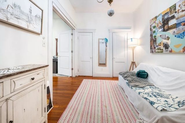 382 Riverway 2, Boston, MA 02115