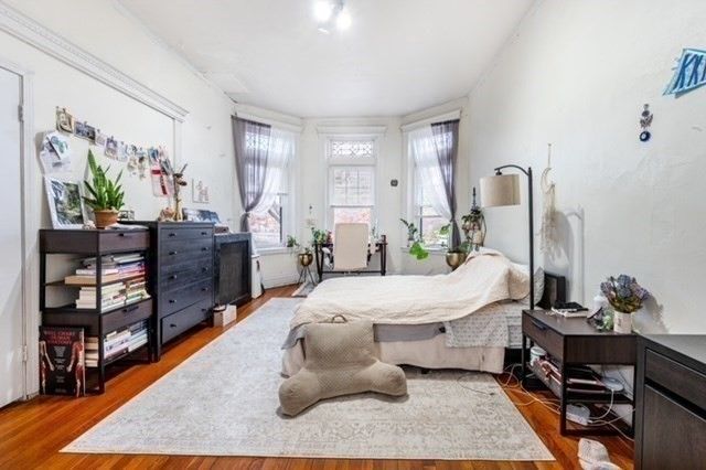 382 Riverway 2, Boston, MA 02115
