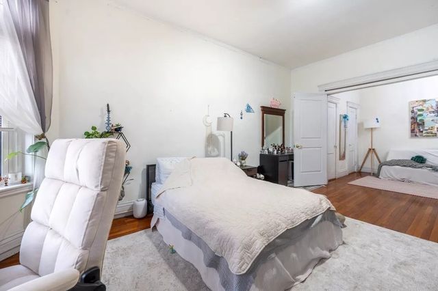 382 Riverway 2, Boston, MA 02115