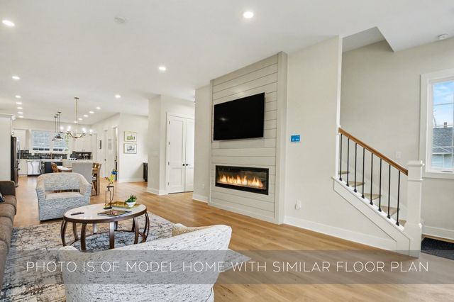 1249 Corby Boulevard B, South Bend, IN 46617