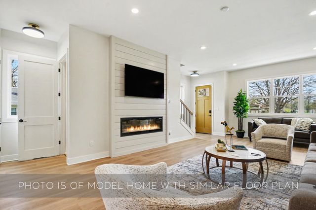 1249 Corby Boulevard B, South Bend, IN 46617