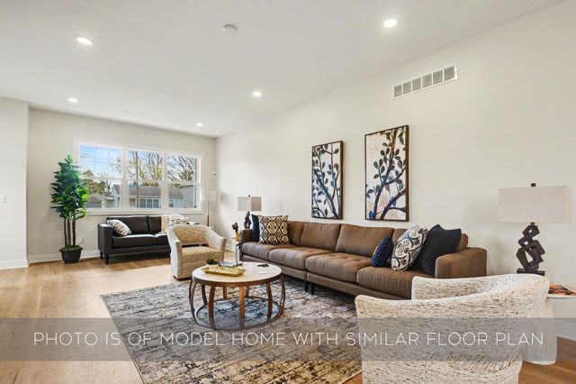 1249 Corby Boulevard B, South Bend, IN 46617