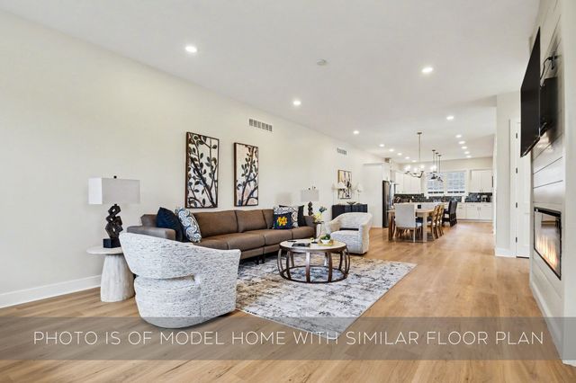 1249 Corby Boulevard B, South Bend, IN 46617