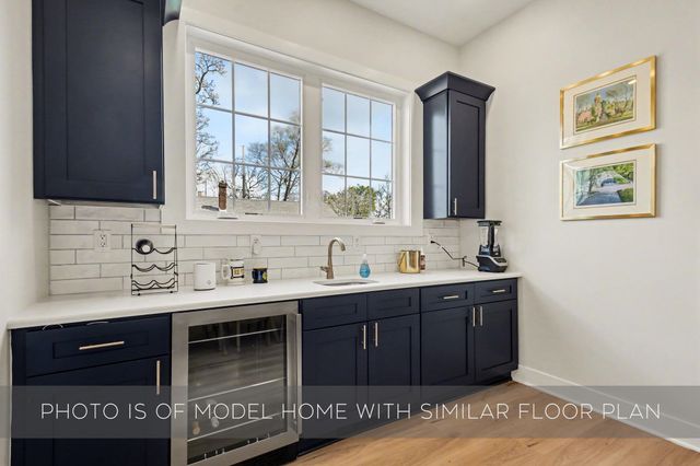 1249 Corby Boulevard B, South Bend, IN 46617