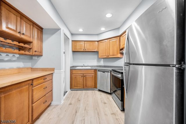 150 Jamestown Rd, Bernards Twp., NJ 07920