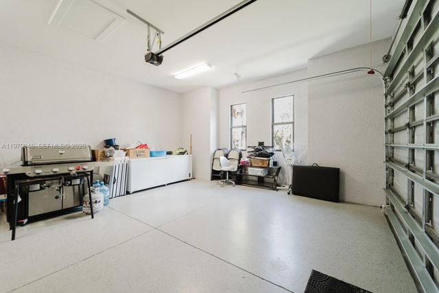 398 35th Ave NW, Naples, FL 34120