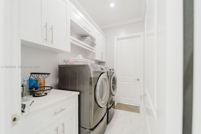 398 35th Ave NW, Naples, FL 34120