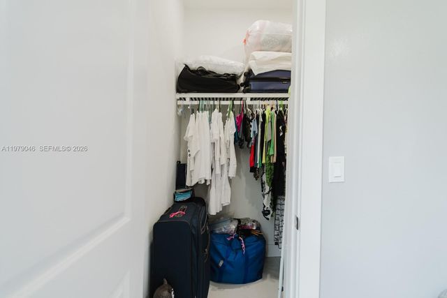 398 35th Ave NW, Naples, FL 34120