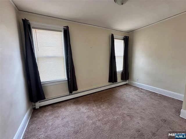213-215 S 5th Street 1, Elizabeth, NJ 07206