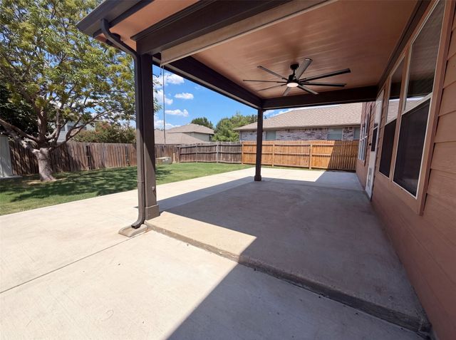 3605 Lazy River Ranch Road, Fort Worth, TX 76262