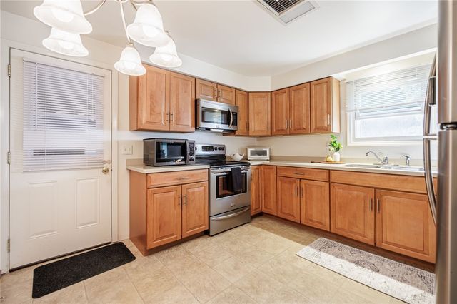 6 Courtney Drive, Seneca Falls, NY 13148