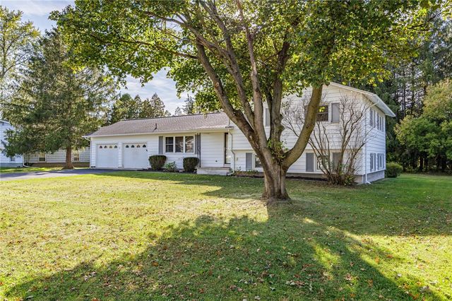 6 Courtney Drive, Seneca Falls, NY 13148