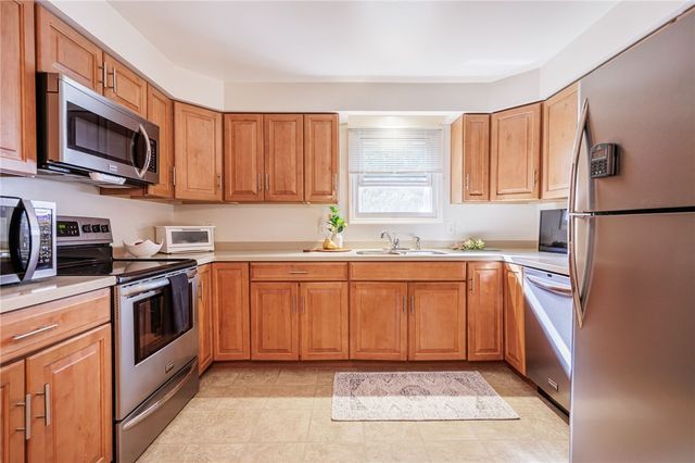 6 Courtney Drive, Seneca Falls, NY 13148