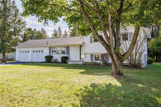 6 Courtney Drive, Seneca Falls, NY 13148