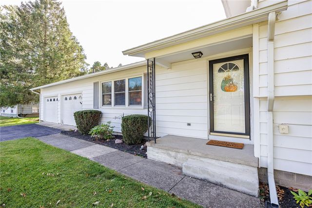 6 Courtney Drive, Seneca Falls, NY 13148