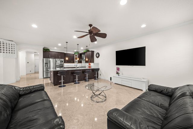 7048 Via Leonardo, Lake Worth, FL 33467