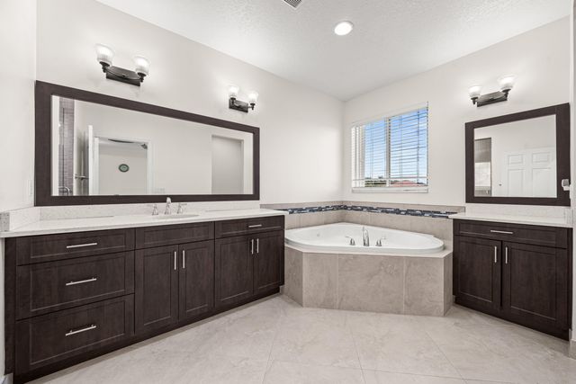 7048 Via Leonardo, Lake Worth, FL 33467